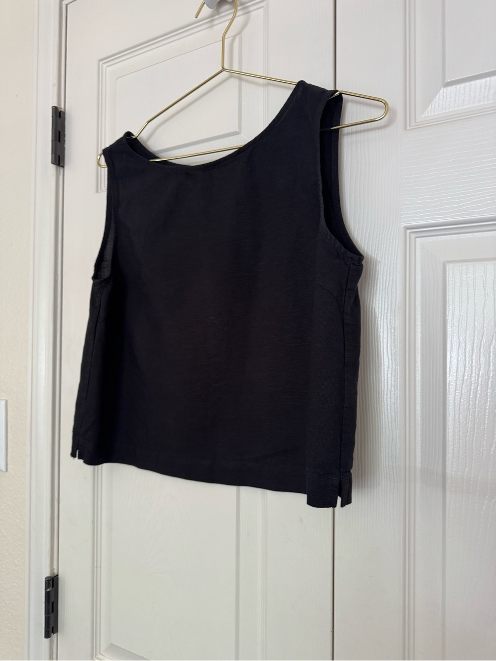 Uniqlo Black Sleeveless Tank Top
